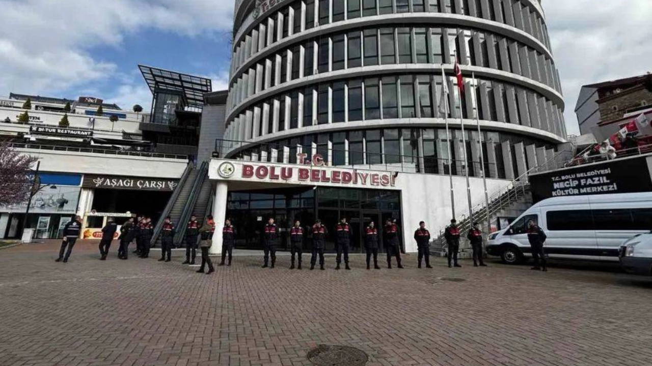 Bolu Belediyesi’ne Yönelik Soruşturma: İki Adrese Baskın, Üç Kişi Gözaltına Alındı