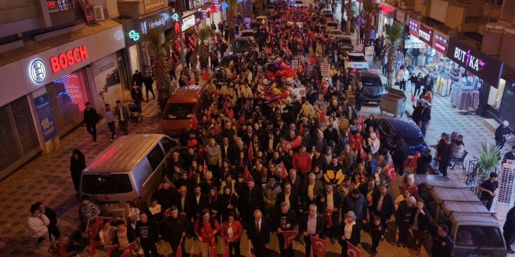 turgutluda-23-nisan-fener-alayi-yerini-sessiz-yuruyuse-birakti-8SxdVNmi