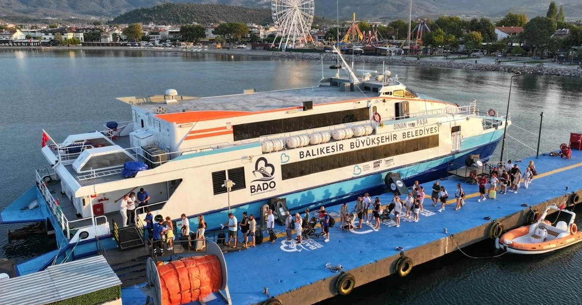 Balikesirde akcay midilli seferlerine yogun ilgi zIAqIQgg